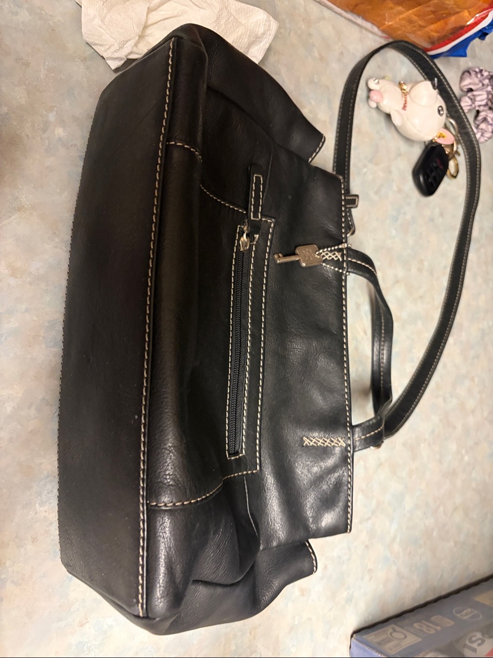 Fossil Black Leather Shoulder Bag with Contrast Stitching